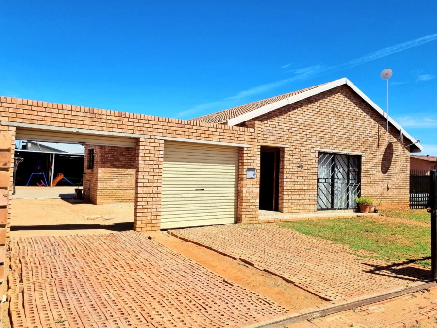 3 Bedroom Property for Sale in Square Hill Park Northern Cape